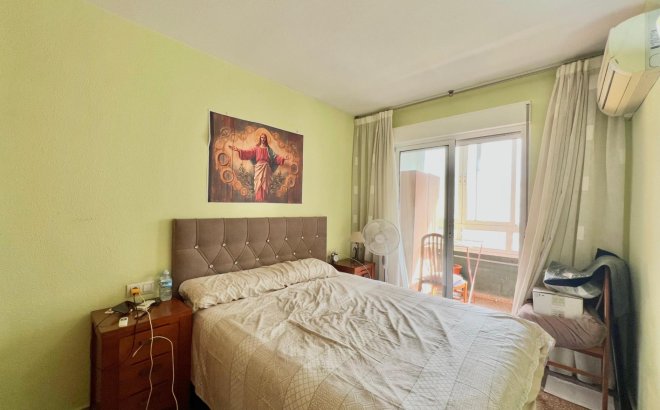 Resale - Apartment -
Torrevieja - Puerto Deportivo