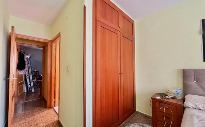 Resale - Apartment -
Torrevieja - Puerto Deportivo