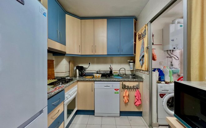 Resale - Apartment -
Torrevieja - Puerto Deportivo