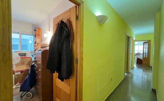 Resale - Apartment -
Torrevieja - Puerto Deportivo