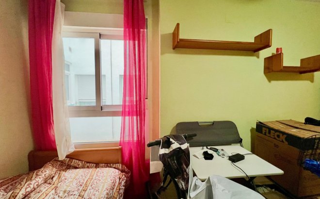 Resale - Apartment -
Torrevieja - Puerto Deportivo