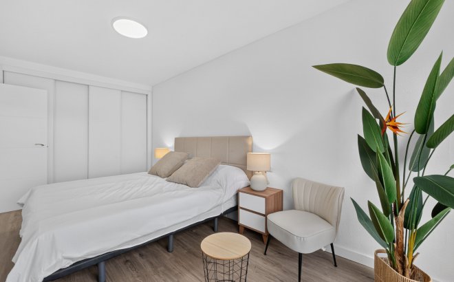 Resale - Apartment -
Villamartin - Costa Blanca