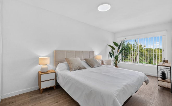 Resale - Apartment -
Villamartin - Costa Blanca