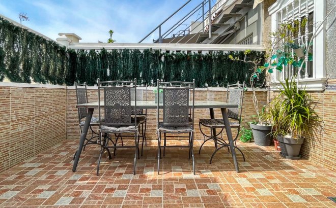 Resale - Bungalow -
Torrevieja - Costa Blanca