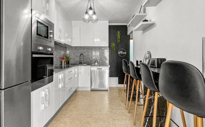 Resale - Bungalow -
Torrevieja - Costa Blanca