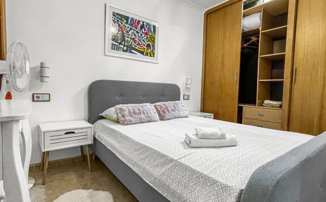 Resale - Bungalow -
Torrevieja - Costa Blanca