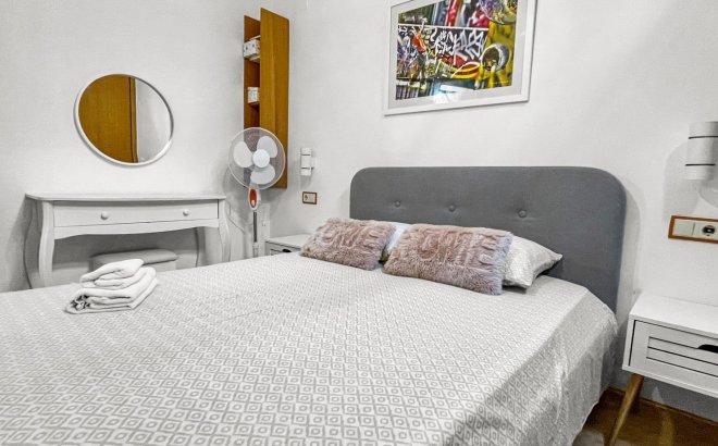 Resale - Bungalow -
Torrevieja - Costa Blanca