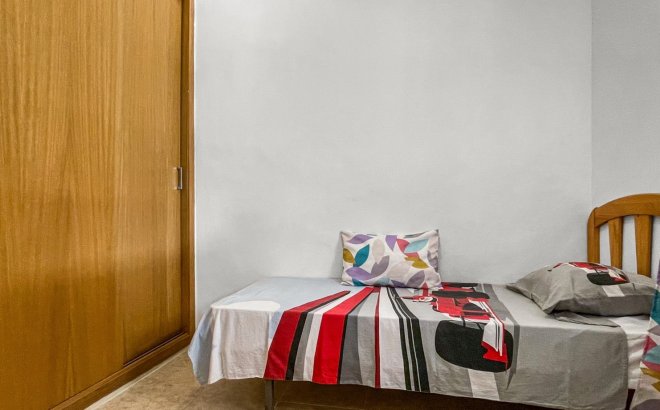 Resale - Bungalow -
Torrevieja - Costa Blanca