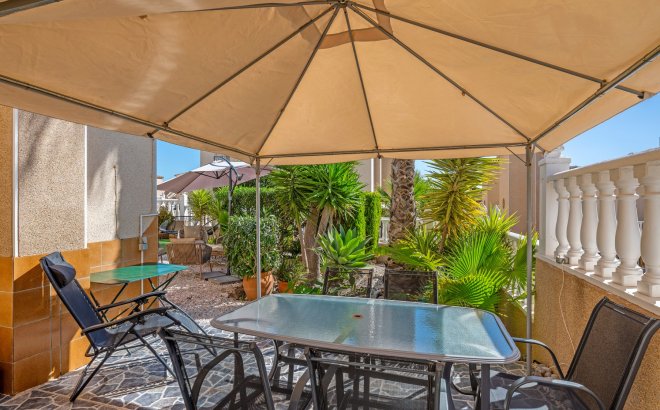 Resale - Villa -
Villamartin - Costa Blanca