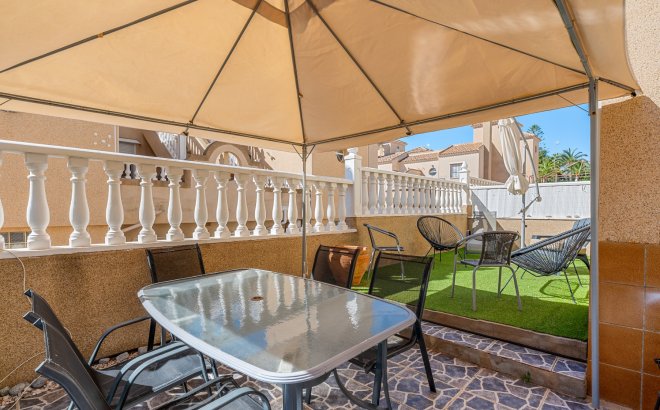 Resale - Villa -
Villamartin - Costa Blanca