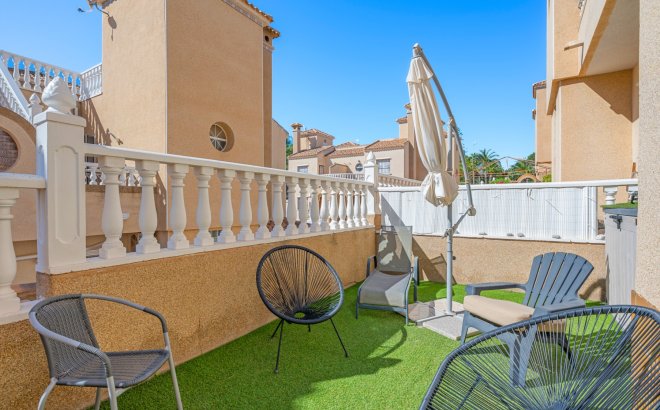 Resale - Villa -
Villamartin - Costa Blanca