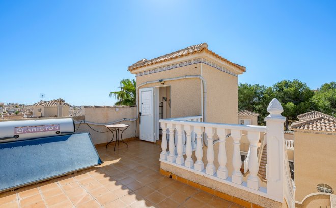 Resale - Villa -
Villamartin - Costa Blanca