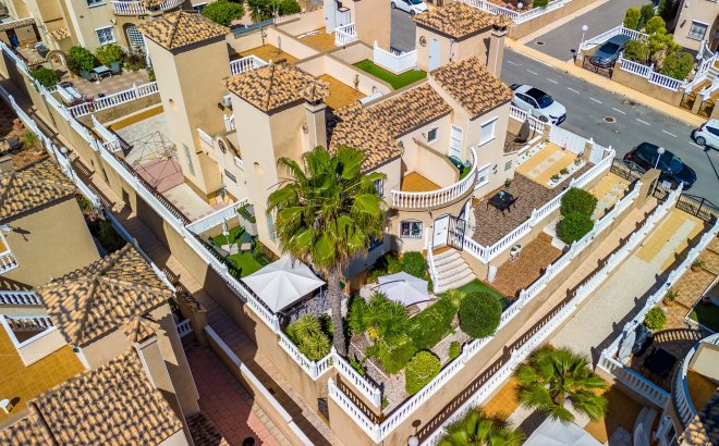 Resale - Villa -
Villamartin - Costa Blanca