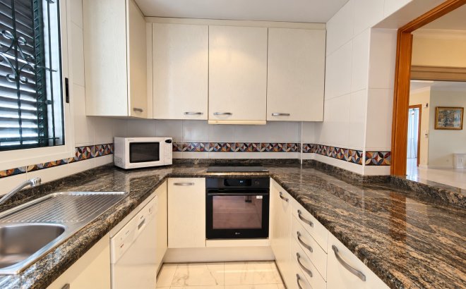 Resale - Town House -
Torrevieja - Costa Blanca