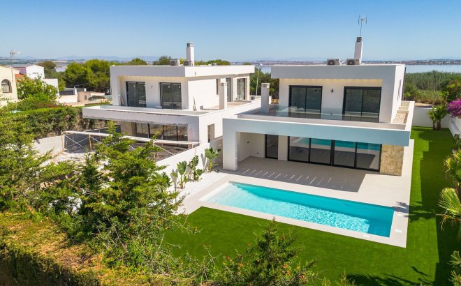 Resale - Villa -
Torrevieja - Costa Blanca