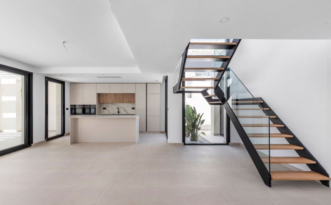 Resale - Villa -
Torrevieja - Costa Blanca