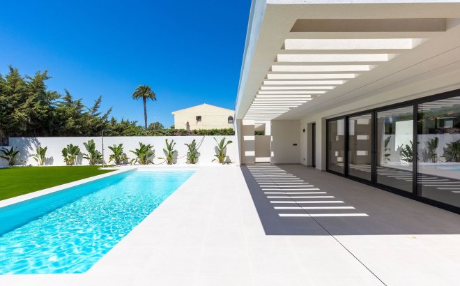 Resale - Villa -
Torrevieja - Costa Blanca