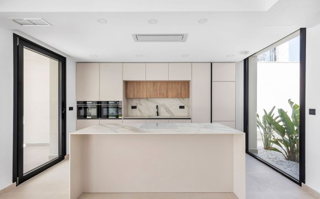 Resale - Villa -
Torrevieja - Costa Blanca
