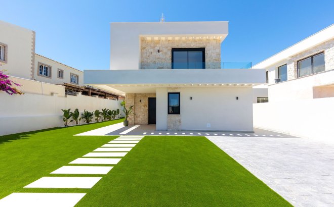 Resale - Villa -
Torrevieja - Costa Blanca