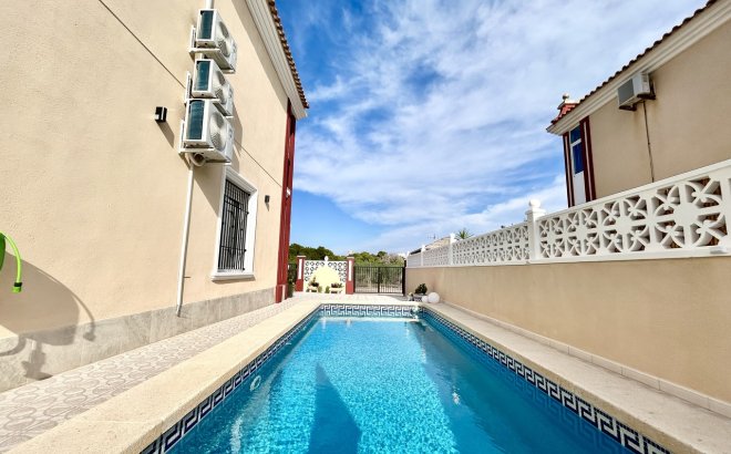 Resale - Town House -
Dehesa de Campoamor - Costa Blanca