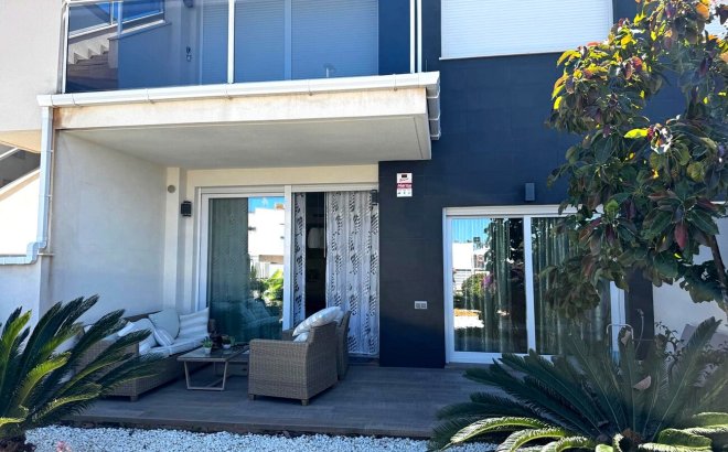 Resale - Apartment -
Torrevieja - Torreta Florida