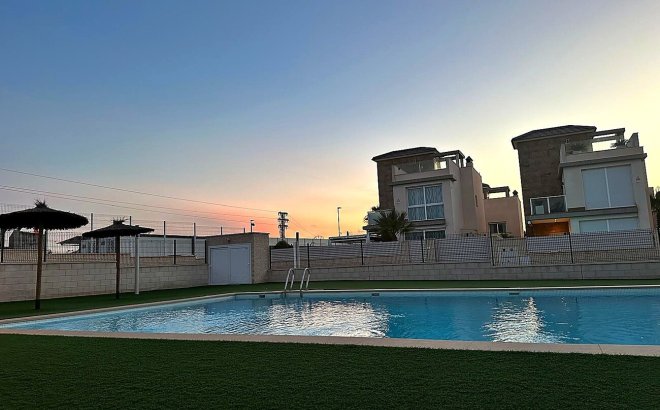 Resale - Apartment -
Torrevieja - Torreta Florida