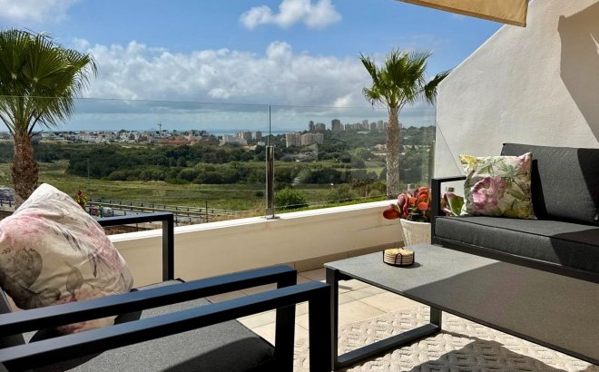 Resale - Dúplex -
Orihuela Costa - Lomas de Cabo Roig