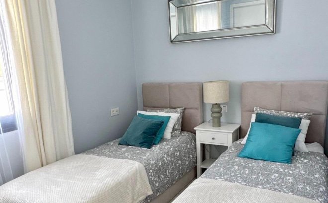 Resale - Dúplex -
Orihuela Costa - Lomas de Cabo Roig