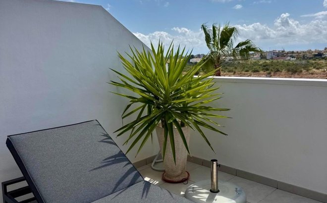 Resale - Dúplex -
Orihuela Costa - Lomas de Cabo Roig