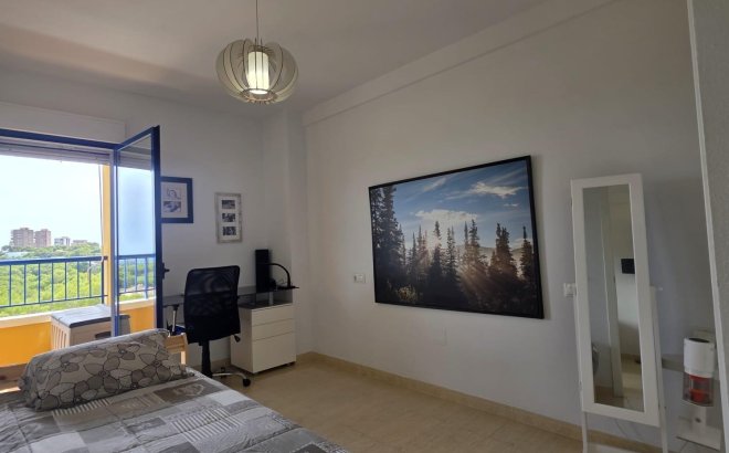 Revente - Appartement -
Orihuela Costa - Altos De Campoamor