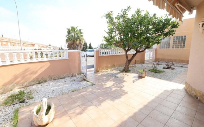 Resale - Villa -
Torrevieja - Costa Blanca