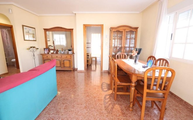 Resale - Villa -
Torrevieja - Costa Blanca
