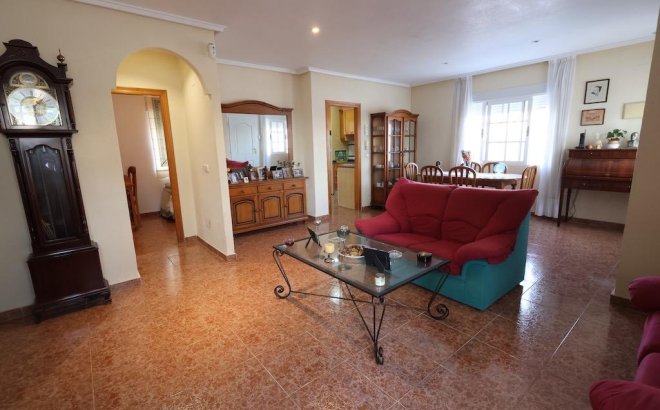 Resale - Villa -
Torrevieja - Costa Blanca