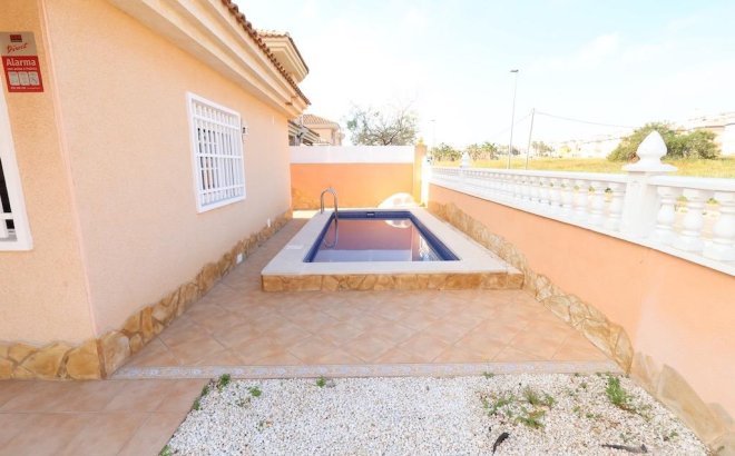 Resale - Villa -
Torrevieja - Costa Blanca