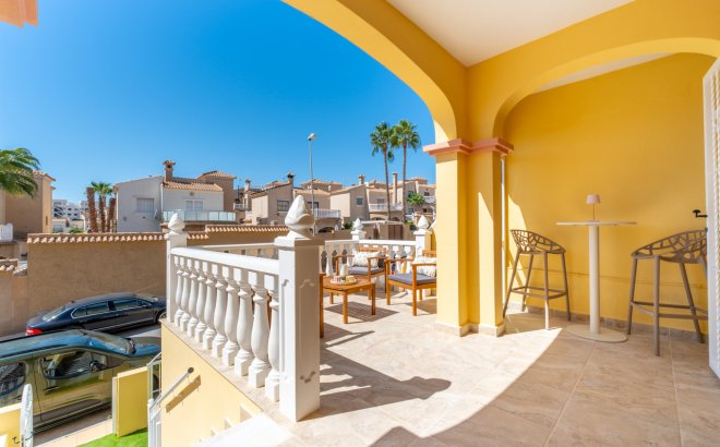 Revente - Town House -
Villamartin - Costa Blanca