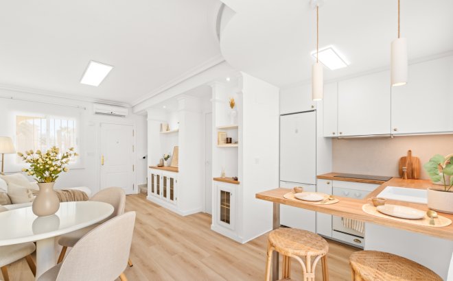 Revente - Town House -
Villamartin - Costa Blanca