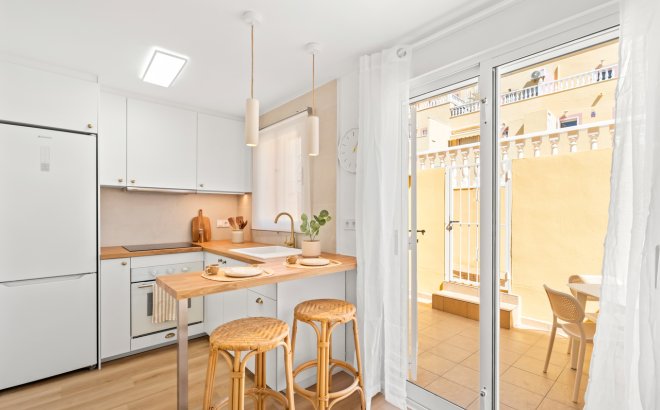 Revente - Town House -
Villamartin - Costa Blanca