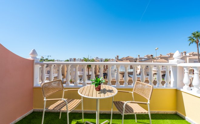 Revente - Town House -
Villamartin - Costa Blanca