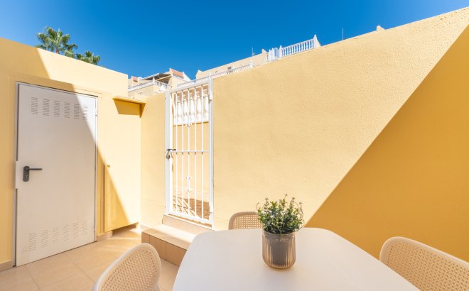 Revente - Town House -
Villamartin - Costa Blanca