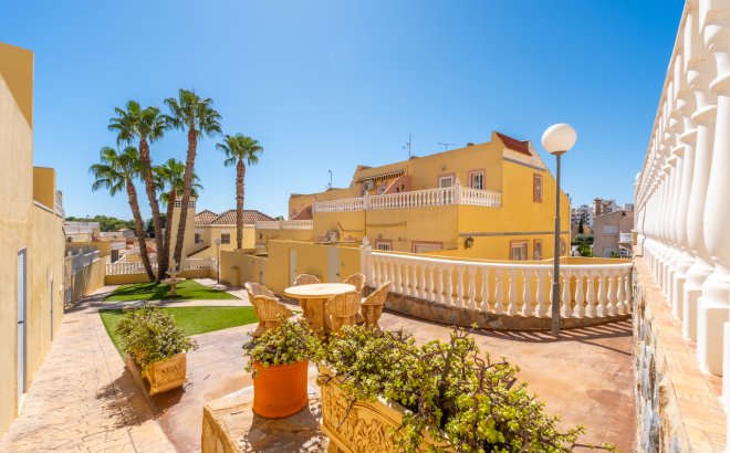 Revente - Town House -
Villamartin - Costa Blanca
