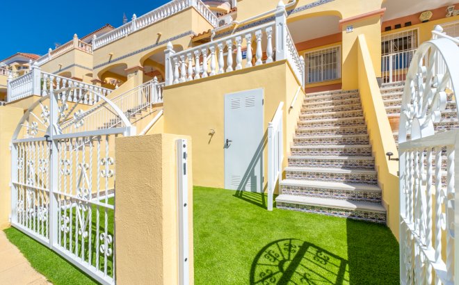 Revente - Town House -
Villamartin - Costa Blanca