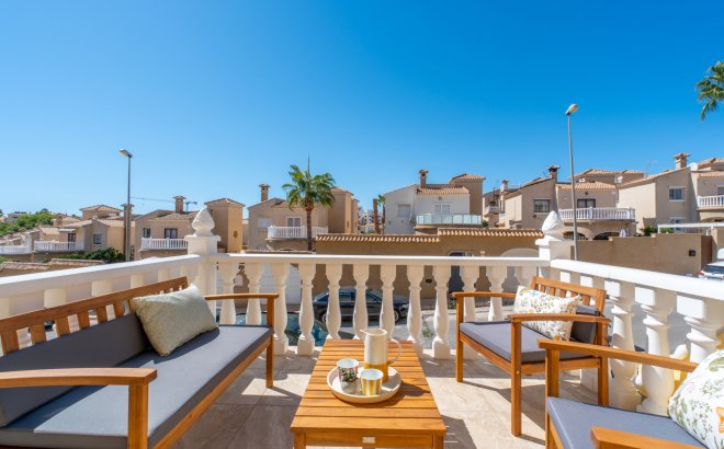 Revente - Town House -
Villamartin - Costa Blanca