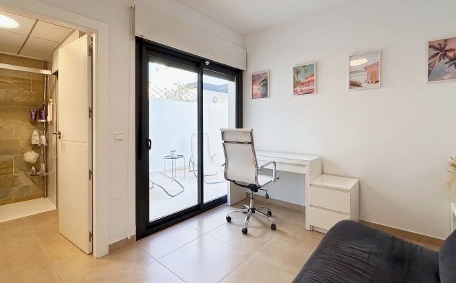 Revente - Town House -
Villamartin - Costa Blanca