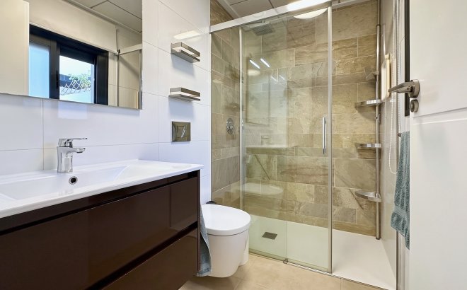 Revente - Town House -
Villamartin - Costa Blanca