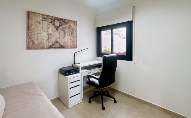 Revente - Town House -
Villamartin - Costa Blanca
