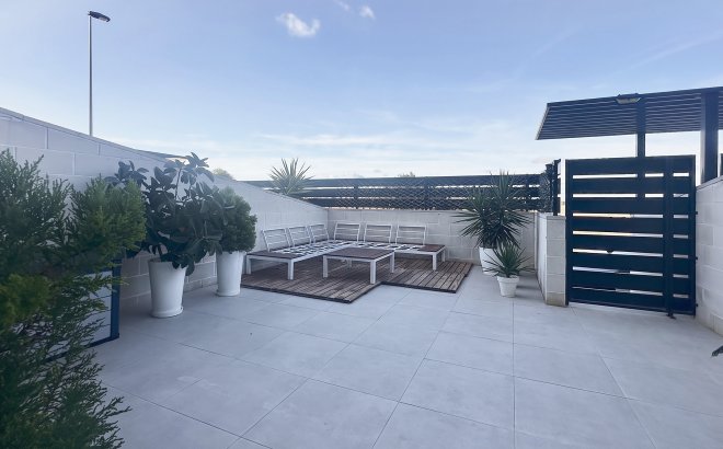 Revente - Town House -
Villamartin - Costa Blanca