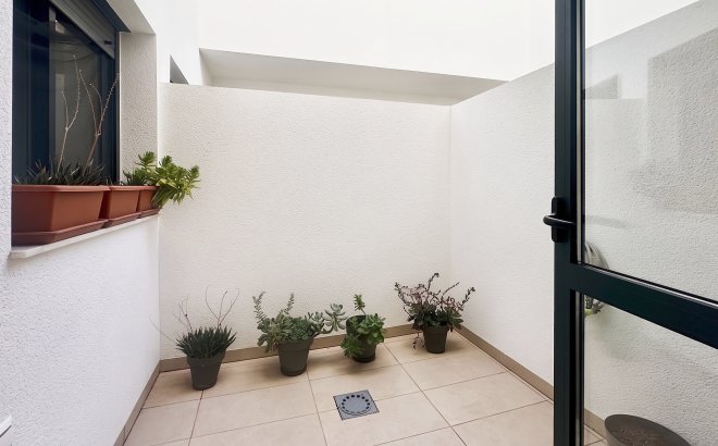 Revente - Town House -
Villamartin - Costa Blanca