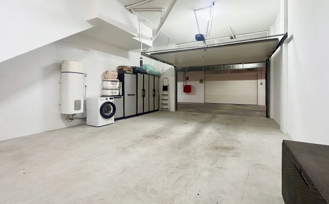 Revente - Town House -
Villamartin - Costa Blanca