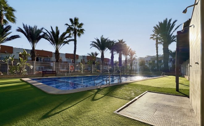 Revente - Town House -
Villamartin - Costa Blanca