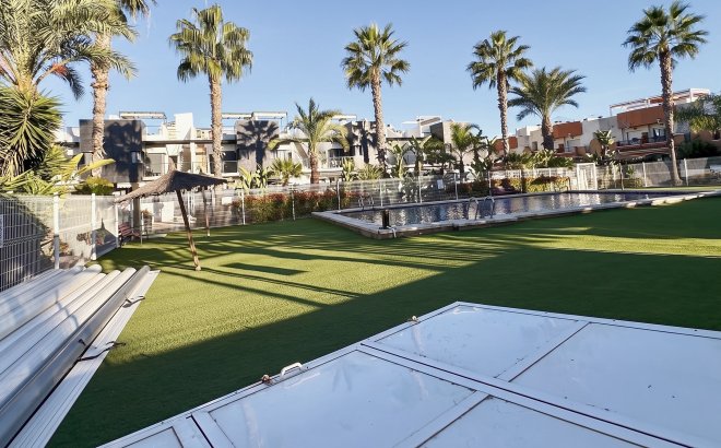 Revente - Town House -
Villamartin - Costa Blanca